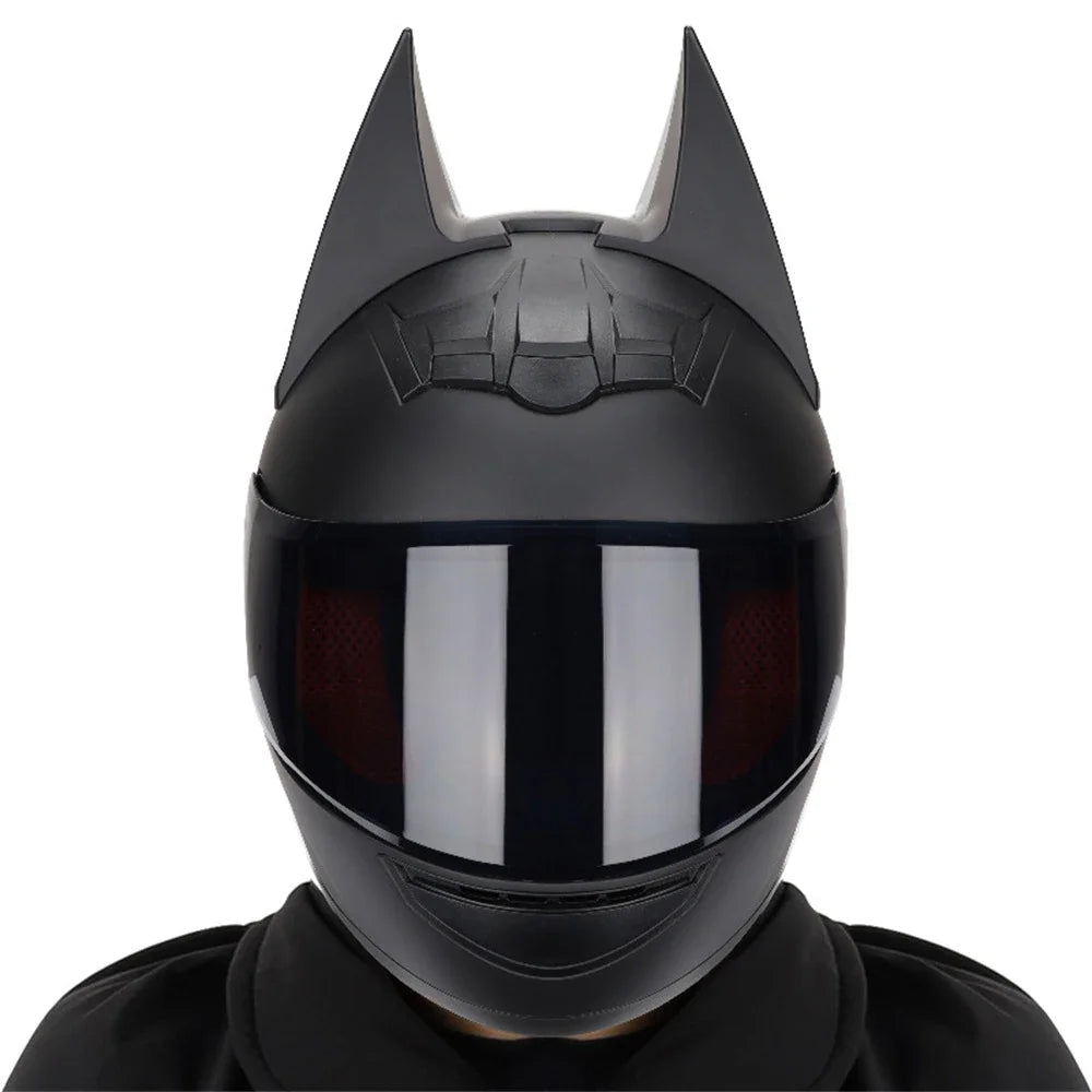 Dark Knight Ride – Batman-Inspired Full-Face Helmet