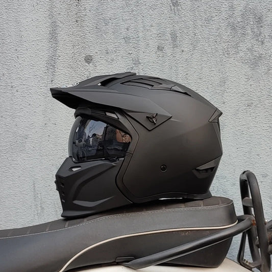 Black Warrior – Premium Full-Face Motorcycle Helmet