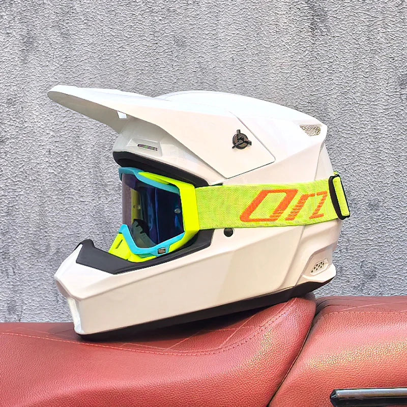 Trail Hunter – Off-Road Full-Face Helmet
